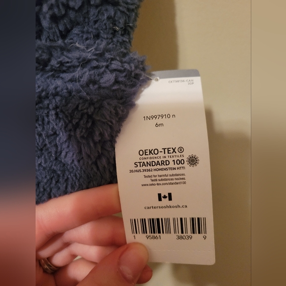 Size 6M carter's snowsuit - Picture 2 of 2